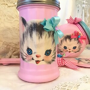 Vintage Atomic Pink Kitty Shaker-burk: Retro köksinredning bild 2