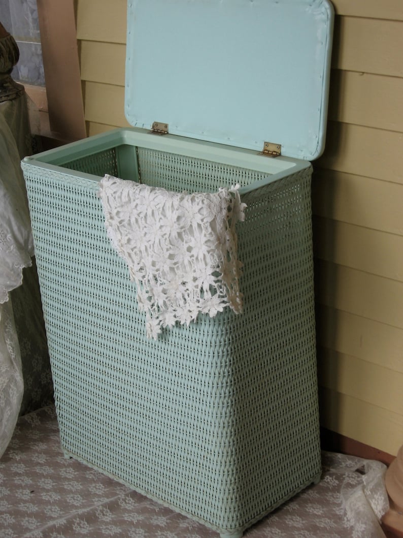 Vintage Laundry Hamper / Vintage Mint Green Pearl Wick Hamper/ Etsy