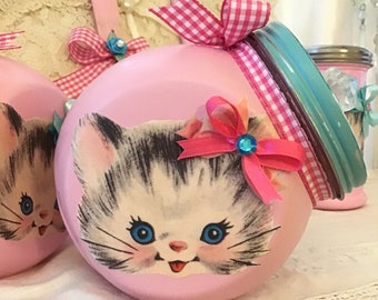 Vintage Kitschy Kitty Decor, Valentine, Atomic Pink Storage jar, Kitty cat with bow, Nursery, Bathroom, Kitchen, Craft room, Fanny Pippin