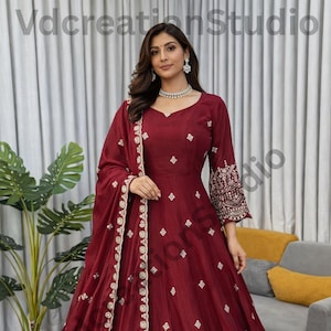 Tailleur robe Anarkali couleur bordeaux, broderie à la main avec dupatta de travail en séquence, robe de mariée indienne