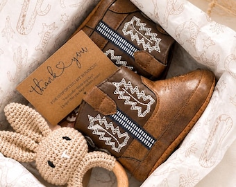 Texas Western baby cowboy boots giftset. Western Baby gift. Newborn infant cowboy baby boots announcemen. Baby cowboy hat. Baby GiftNext Day