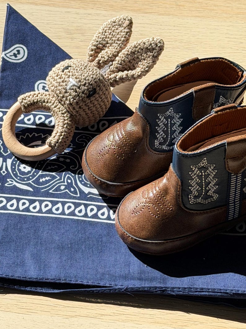 Western Texas baby Cowboy Boots giftset. Cowboy baby shower giftset. Cowboy themed baby giftset. Baby cowboy hat. Baby boy cowboy boots gift. western themed nursery gift and decor. Country loving newborn baby gift. baby first rodeo. botas de vaquero. baby gift set less than 50 dollars. affordable baby gift set. infant boots