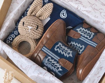 Western baby Cowboy Boots gift. Cowboy baby shower gift. Cowboy themed baby gift. Cowboy baby blanket. Baby cowboy hat. Custom baby boy gift