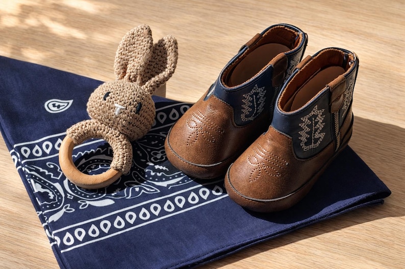 Western Texas baby Cowboy Boots giftset. Cowboy baby shower giftset. Cowboy themed baby giftset. Baby cowboy hat. Baby boy cowboy boots gift. western nursery