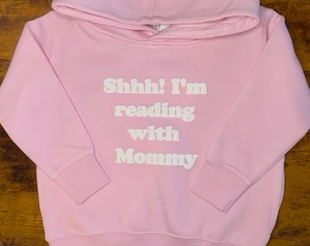 Moletom infantil "Estou lendo com a mamãe"