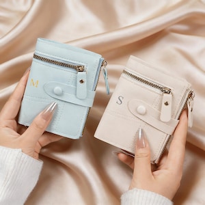 Elegancki, niestandardowy portfel na karty z literami: kompaktowy portfel ze sztucznej skóry z zatrzaskiem dla mamy