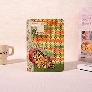 Apple Patch E-Readers Case with Hand Strap Fit Kindle 8/10/11/12th、Paperwhite10/11/12th、Colorsoft、Kobo Clara/Libra,Gifts For Her/Him