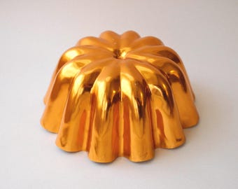 Vintage Copper Look Bundt Cake Tin, Fluted Anodised Aluminium Jello Mold, Rustic Cottagecore Kitchenware