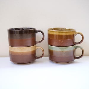 Set van 4 vintage stapelbare soepmokken, gestreepte mokken van Koreaans aardewerk, MCM Kitchenware