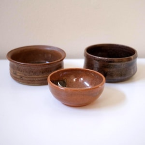 Set aus 3 Vintage-Schalen aus rustikaler Keramik, Wabi-Sabi-Schmuckschale, australische Steingutkeramik