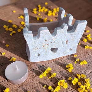 Portacandele in terracotta, castello blu