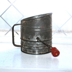 Vintage keukenzeef rood houten knop handvat jaren 1930 boerderij decor