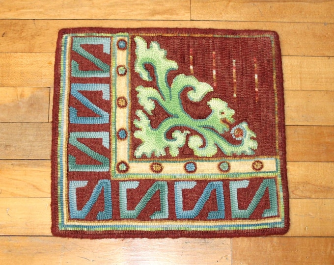 Vintage Hooked Rug Table Mat Wall Hanging Jewel of the East
