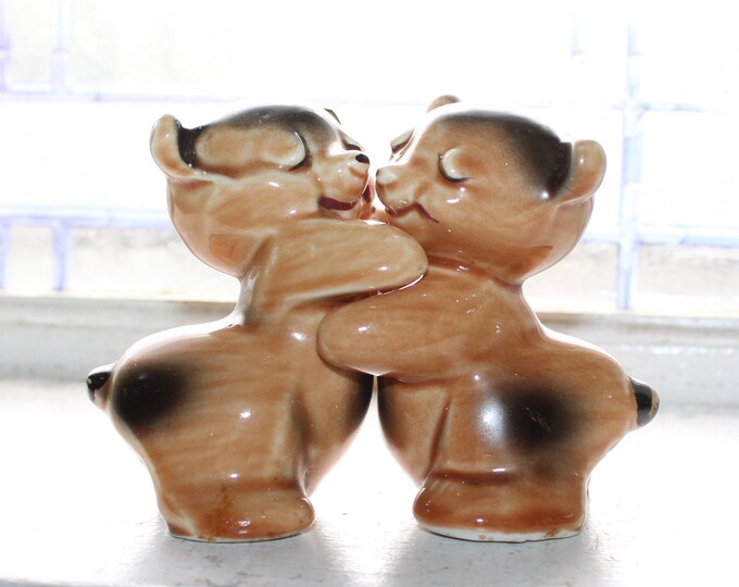 Vintage Salt & Pepper Shakers Van Tellingen Bear Huggers