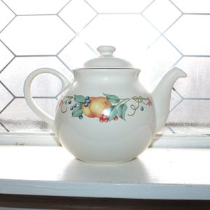 Vintage Corelle Abundance Teapot 4 Cup Capacity Fruit and Leaves Stoneware