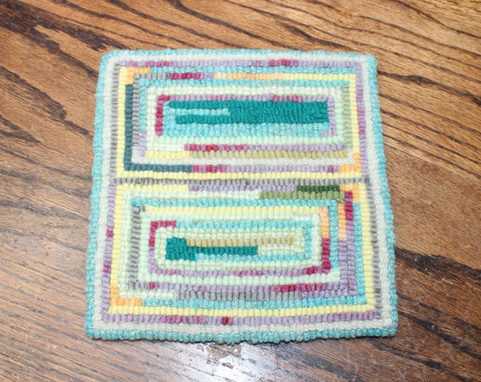 Vintage Hooked Rug Wall Hanging Table Mat Log Cabin Quilt Pattern