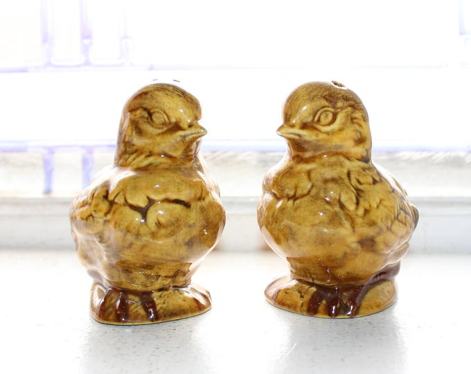 Vintage Salt and Pepper Shakers Chicks Chickens