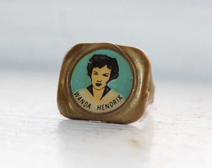 Vintage Wanda Hendrix Actress Ring Kelloggs Premium 1950s