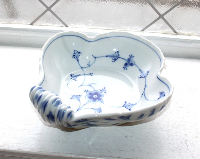 Vintage Bing and Grondahl Blue Fluted Mussel Bowl 347
