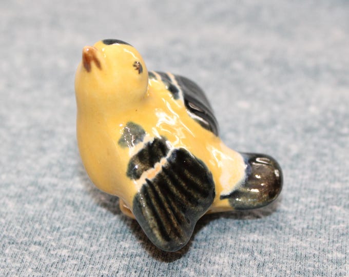 Vintage Rosemeade Dakota Pottery Goldfinch Bird Cup Sitter