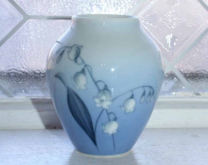 Bing and Grondahl Lilies of the Valley Posy Vase 157/5012 Vintage 1950s