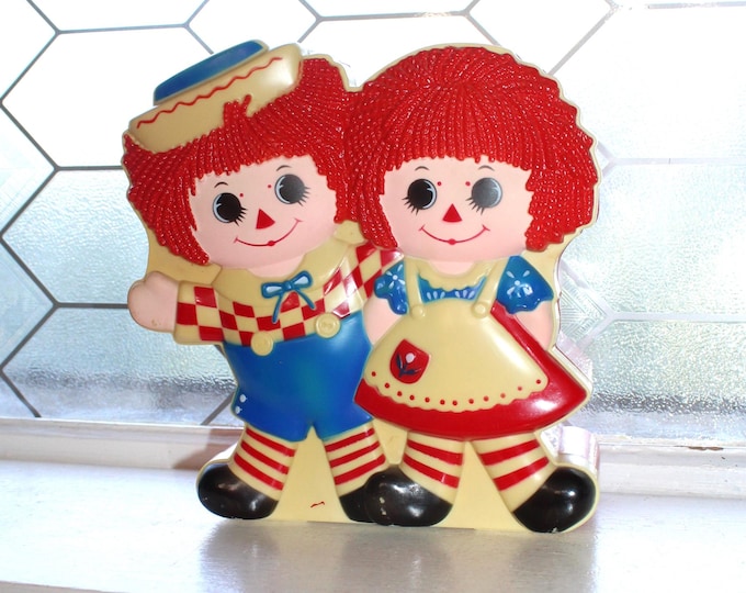 Vintage 1977 Raggedy Ann & Andy Talking Bank Basset