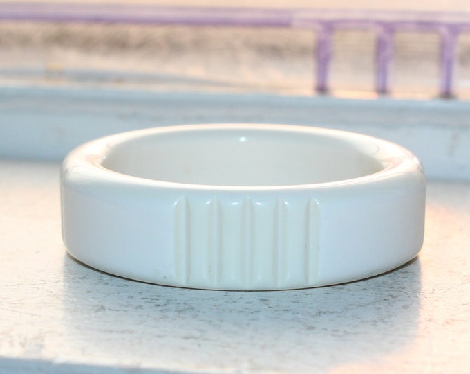 Vintage 1950s Carved White Lucite Chunky Bangle Bracelet