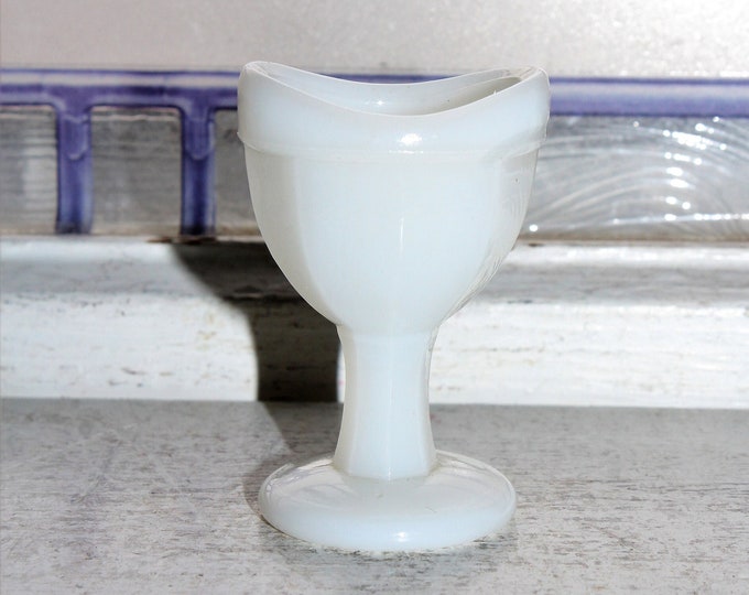 Vintage Milk Glass Eye Wash Cup Eye Bath