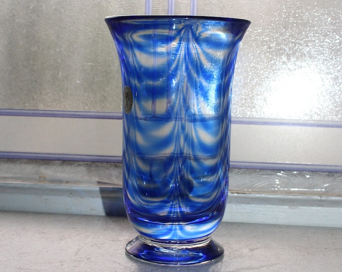 Vintage Metropolitan Museum of Art Glass Vase Blue Pulled Feather