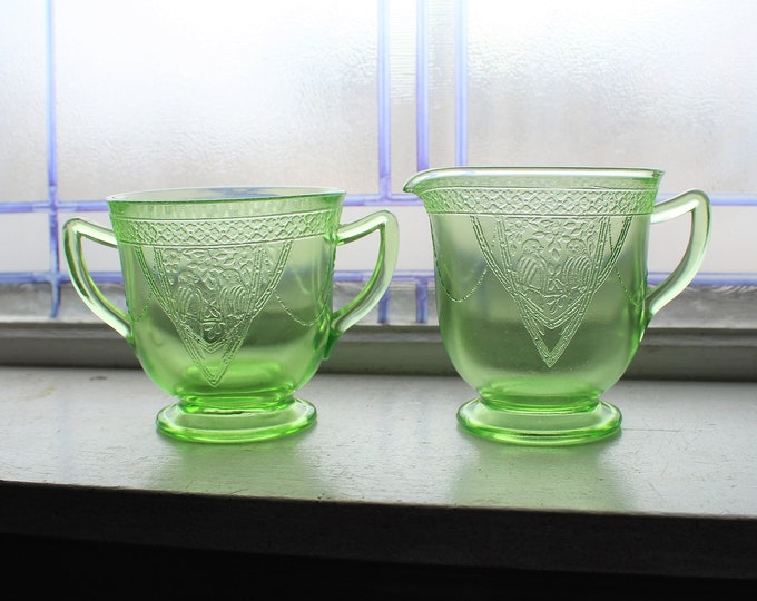 Green Depression Glass Sugar and Creamer Georgian Lovebird Vintage 1930s