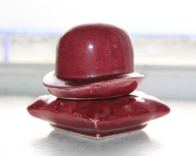 Vintage Stacking Salt and Pepper Shakers Bowler Hat and Pillow