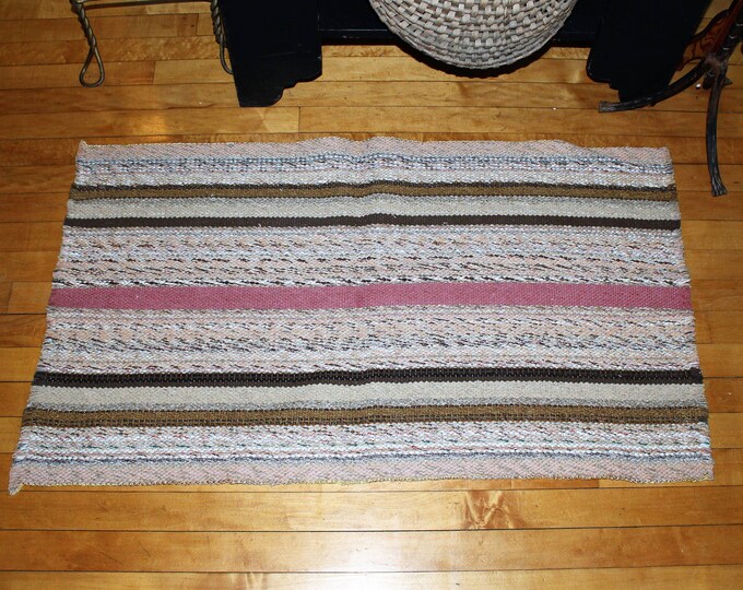 Vintage Country Rug Hand Loomed Rag Rug Rustic Farmhouse 41 x 24