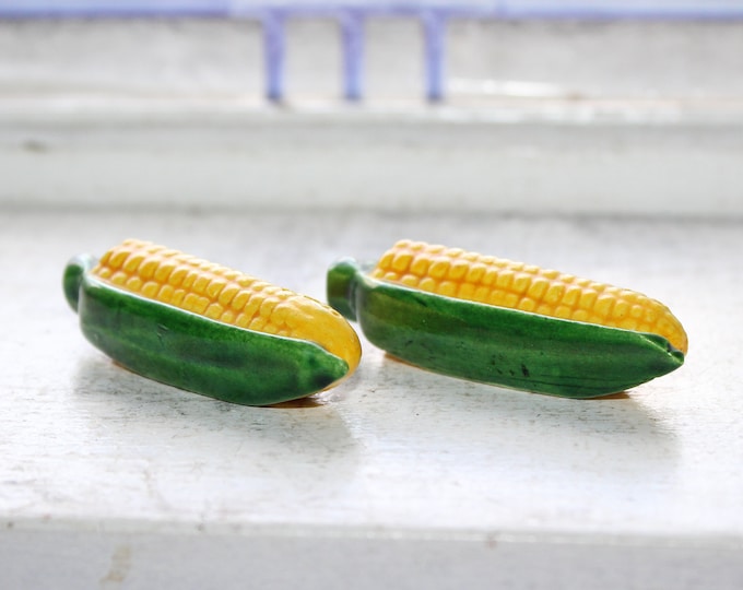 Vintage Salt and Pepper Shakers Corn