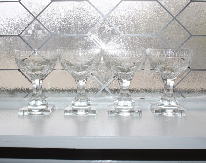 4 Rare Kosta Boda Glass Flach Pattern Champagne or Wine Glasses