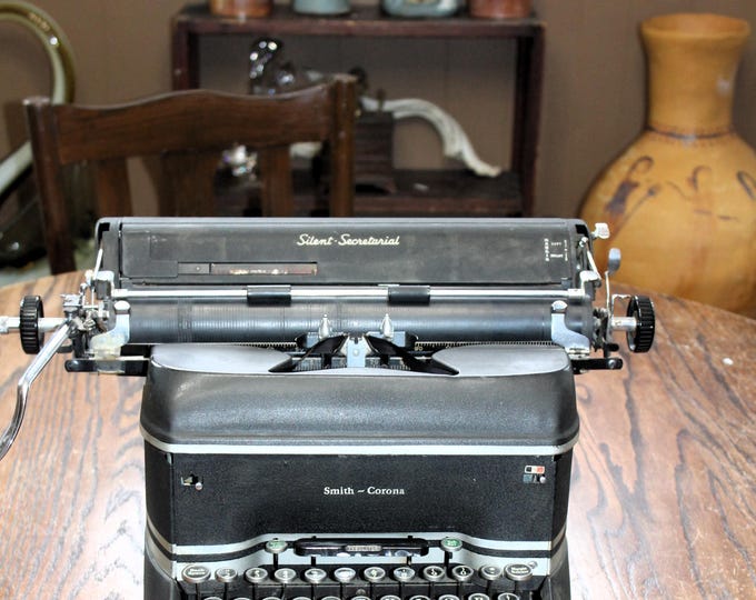 Vintage Smith Corona Silent Secretarial Typewriter 1940s