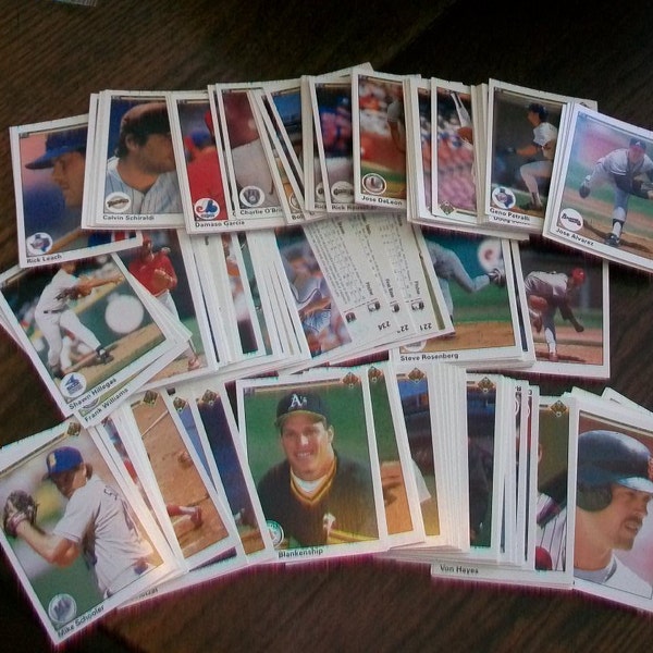 Lot of 150 Vintage Baseball Cards 1990s Upper Deck Sports Cards