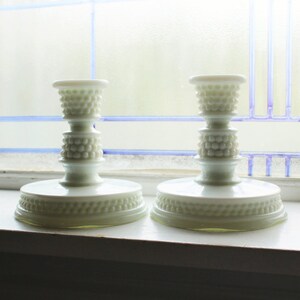 Milchglas Hobnail Kerzenhalter Paar Vintage Kerzenhalter