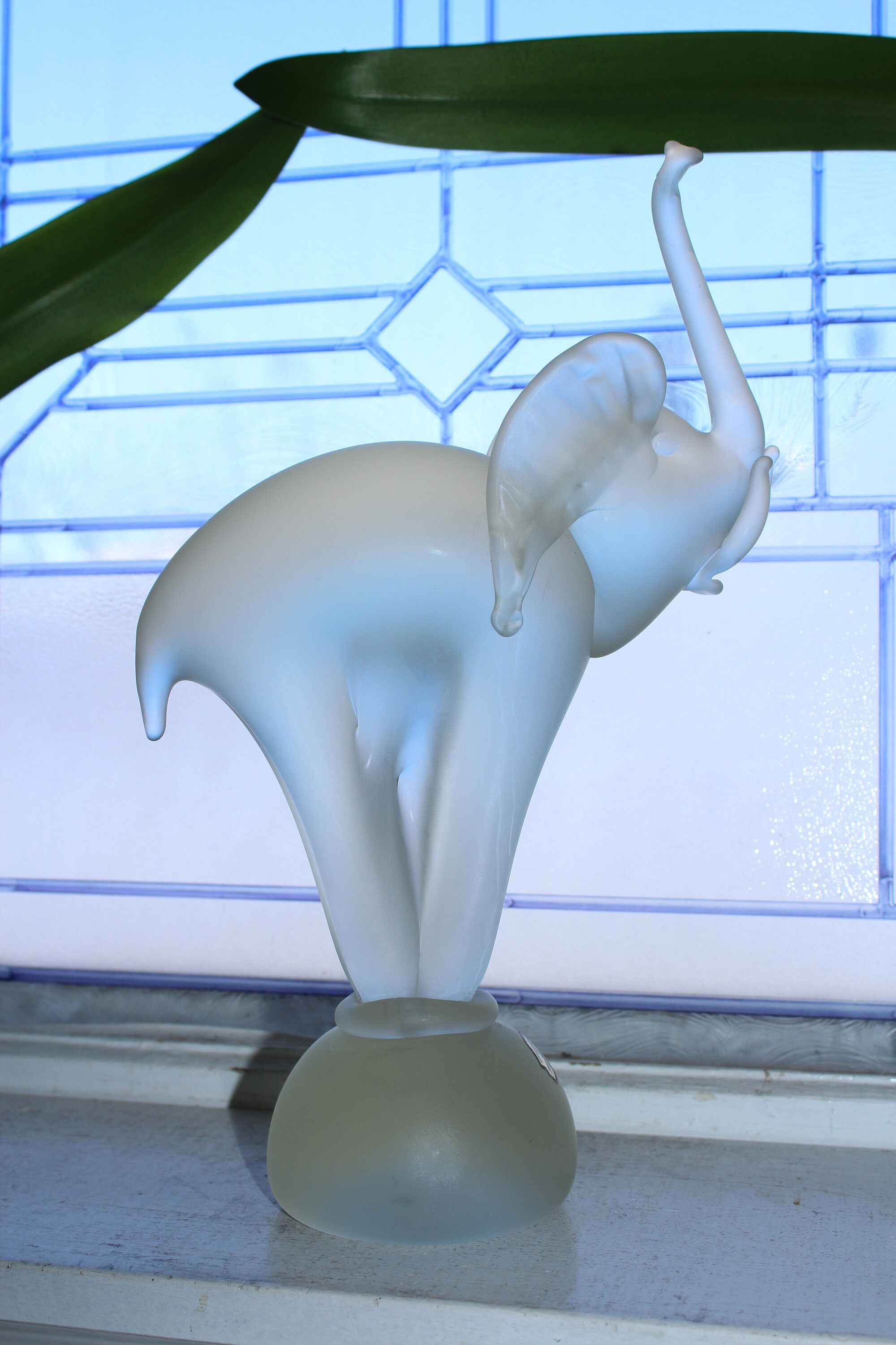 Large Satin Glass Elephant Figurine Cristales de Murano S.A.