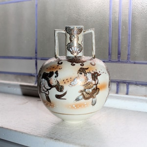 Antique 1800s Asian Vase Heavy Gilt Decoration with Warriors