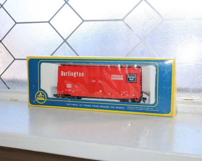 Vintage AHM HO Scale Burlington RR High Cube Box Car 519820 5205-03