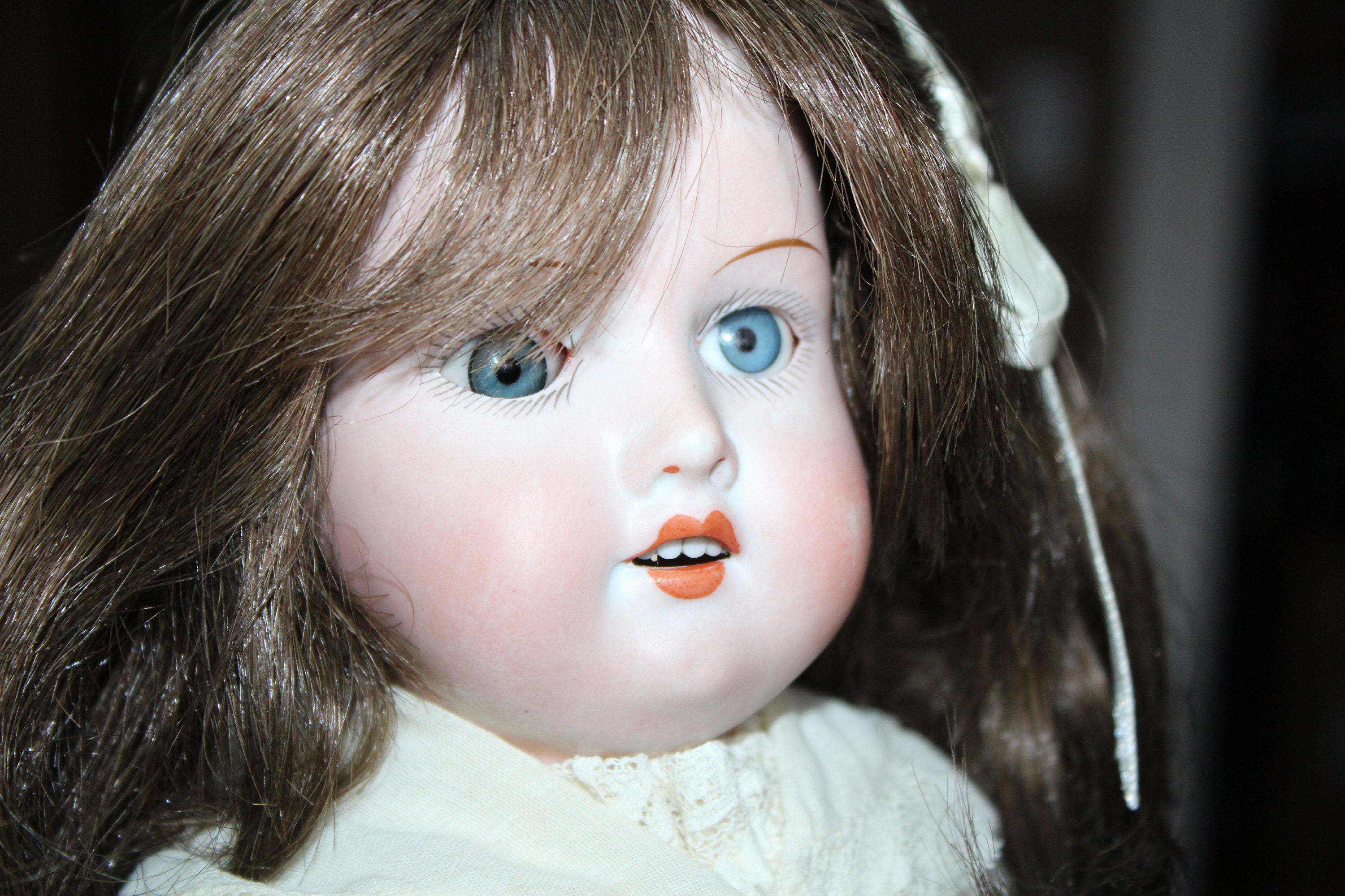 doll blue eyes