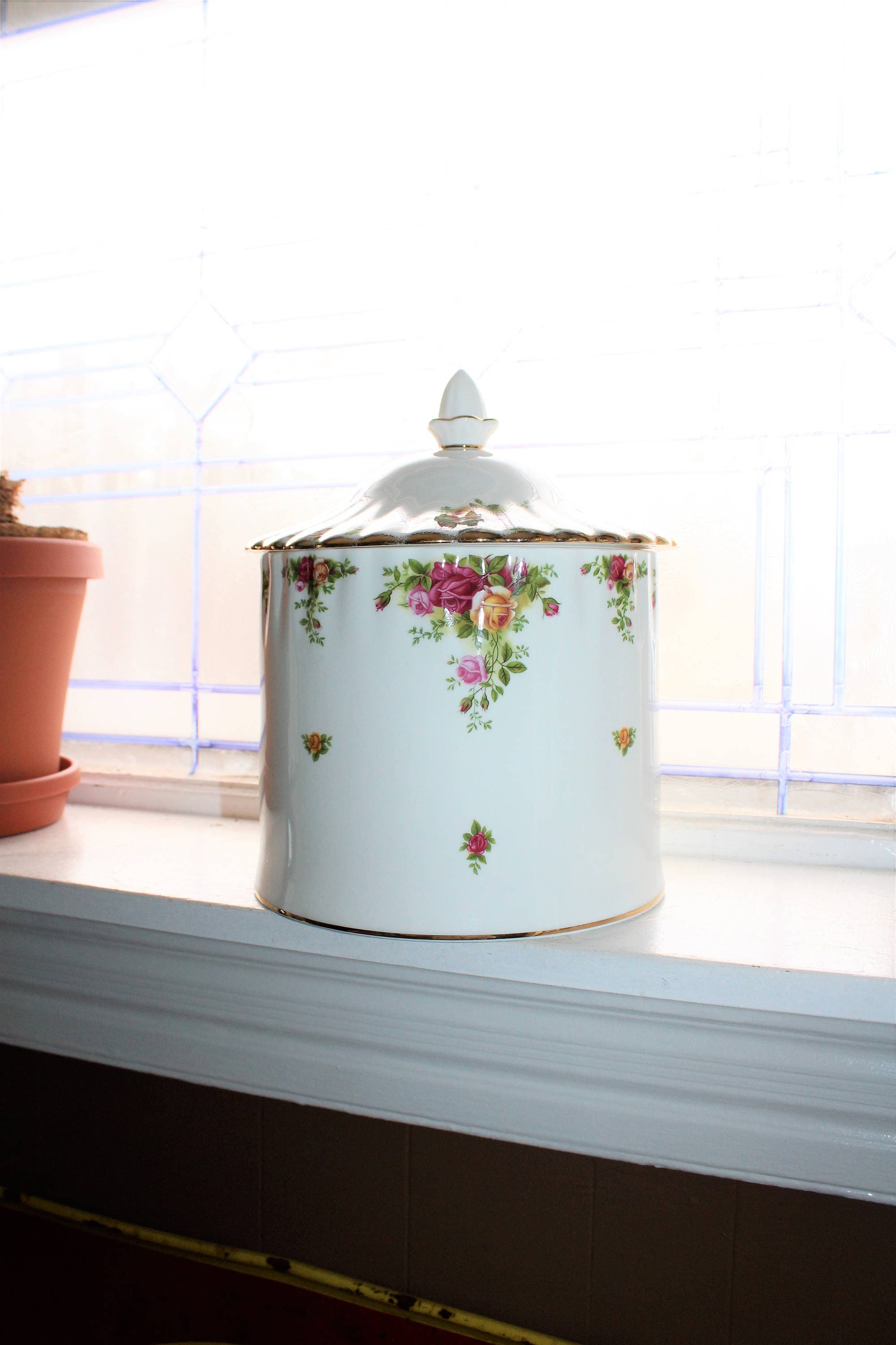 Royal Albert Cookie Jar Old Country Roses Vintage 1962
