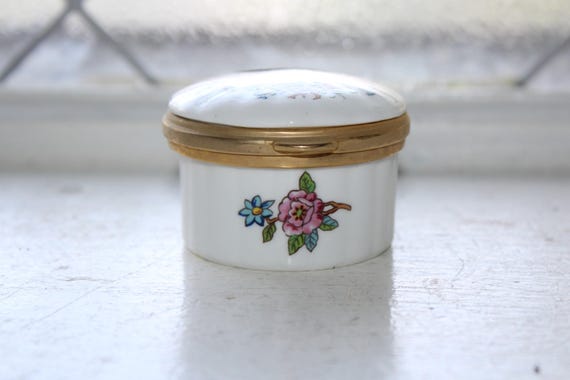 Vintage Aynsley Pembroke Trinket Pill Box View 4
