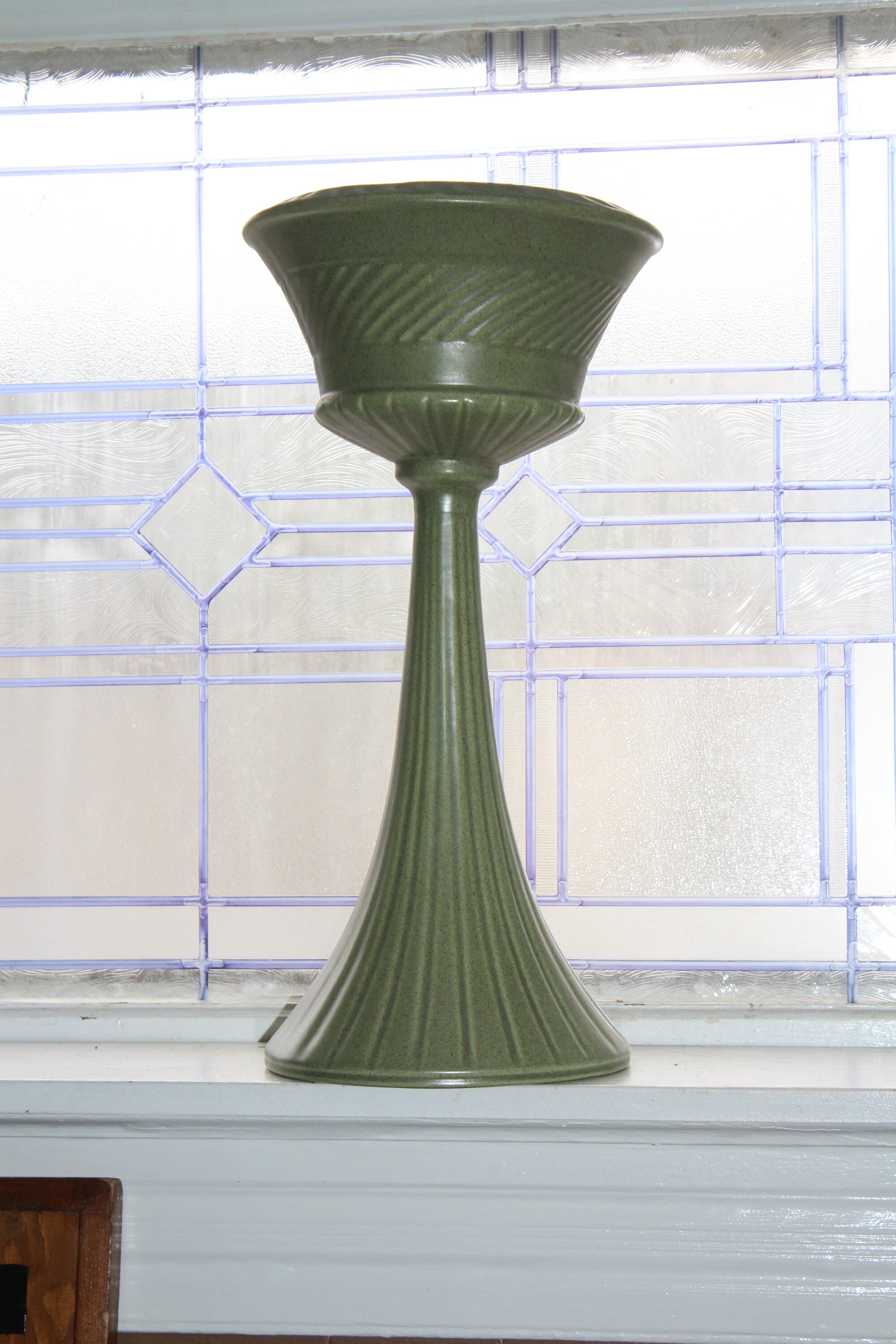 Large Mid Century Green Jardiniere & Pedestal Haeger Pottery