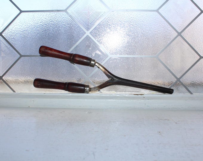 Vintage Curling Iron 1920s Bathroom Decor