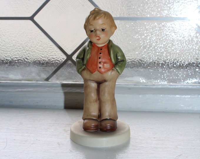Goebel Hummel Figurine Steadfast Soprano #848 TMK8