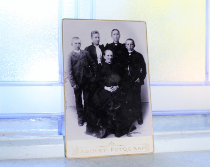 Antique Cabinet Card Photograph Victorian Family 1800s