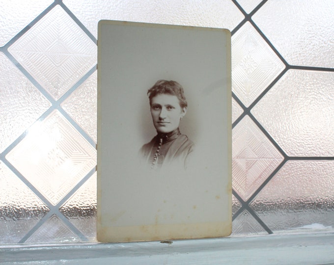 Antique Cabinet Card Photograph 1800s Beautiful Victorian Woman