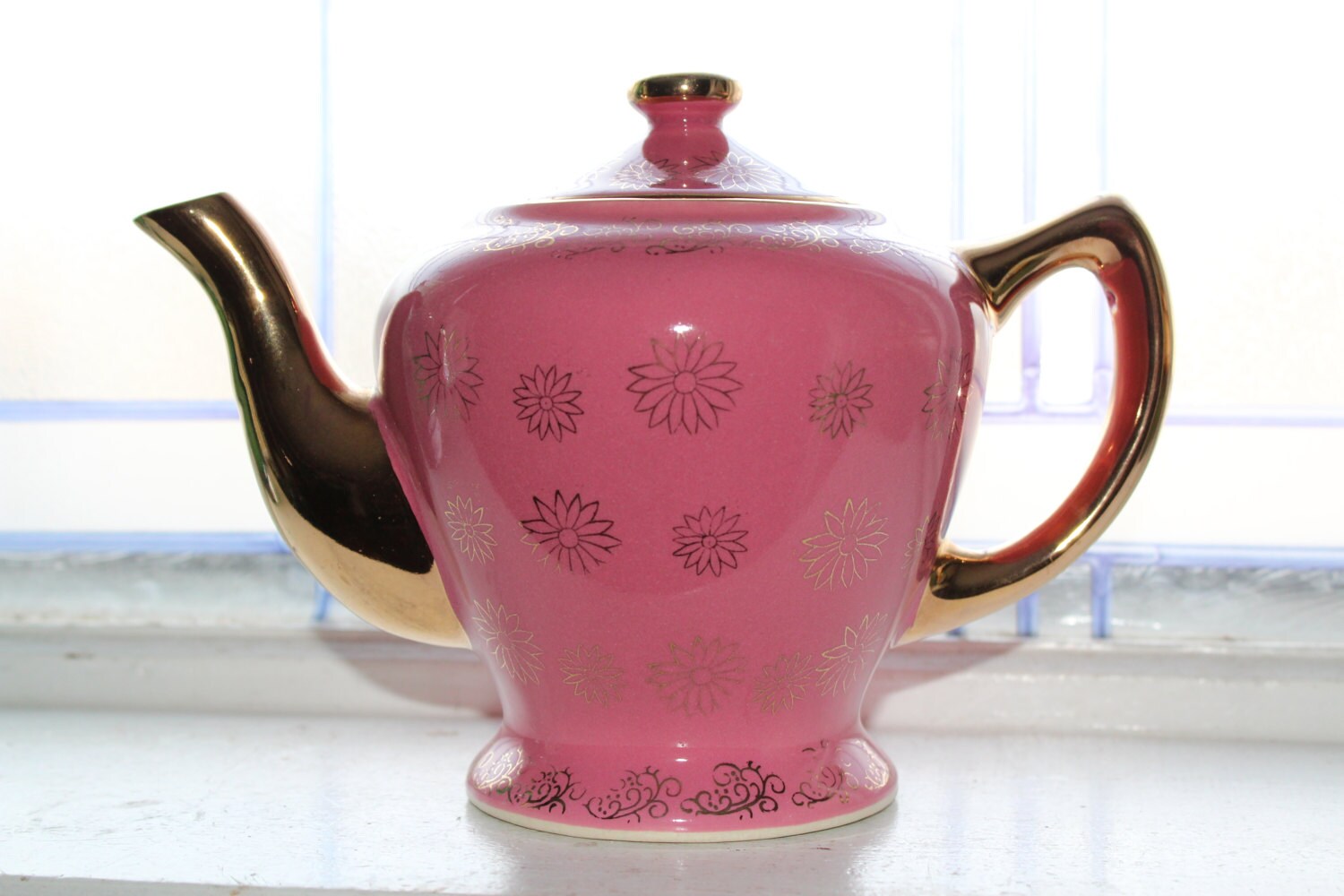 Vintage Teapot Pink and Gold