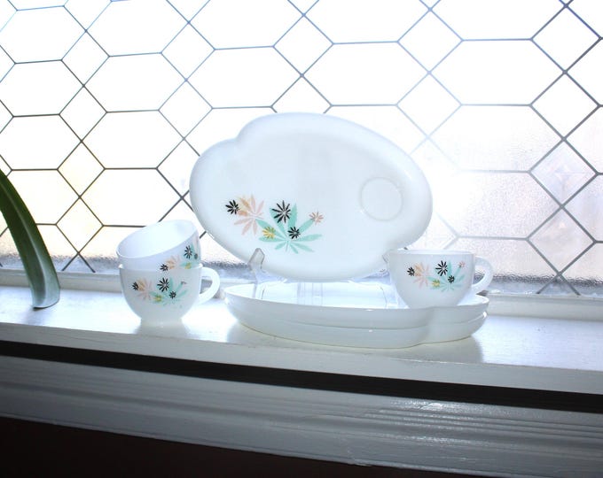 6 Pc Set Atomic Cannabis Flower Snack Set Mid Century Glass Luncheon Plates and Cups